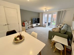 Lounge/Diner- click for photo gallery